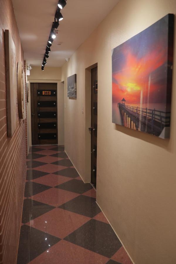 Cerca Hotel Balabag  Экстерьер фото
