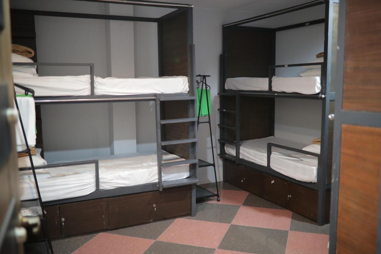 Cerca Hotel Balabag  Экстерьер фото